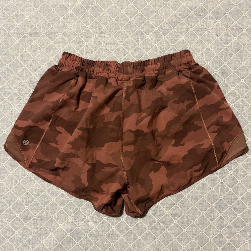 Lululemon Hotty Hot LR 4” Shorts Camo Size 8 Tall Running Athletic Lined
